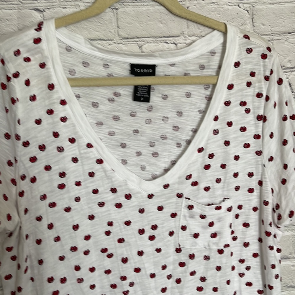 Torrid Lips Top - Picture 3 of 8